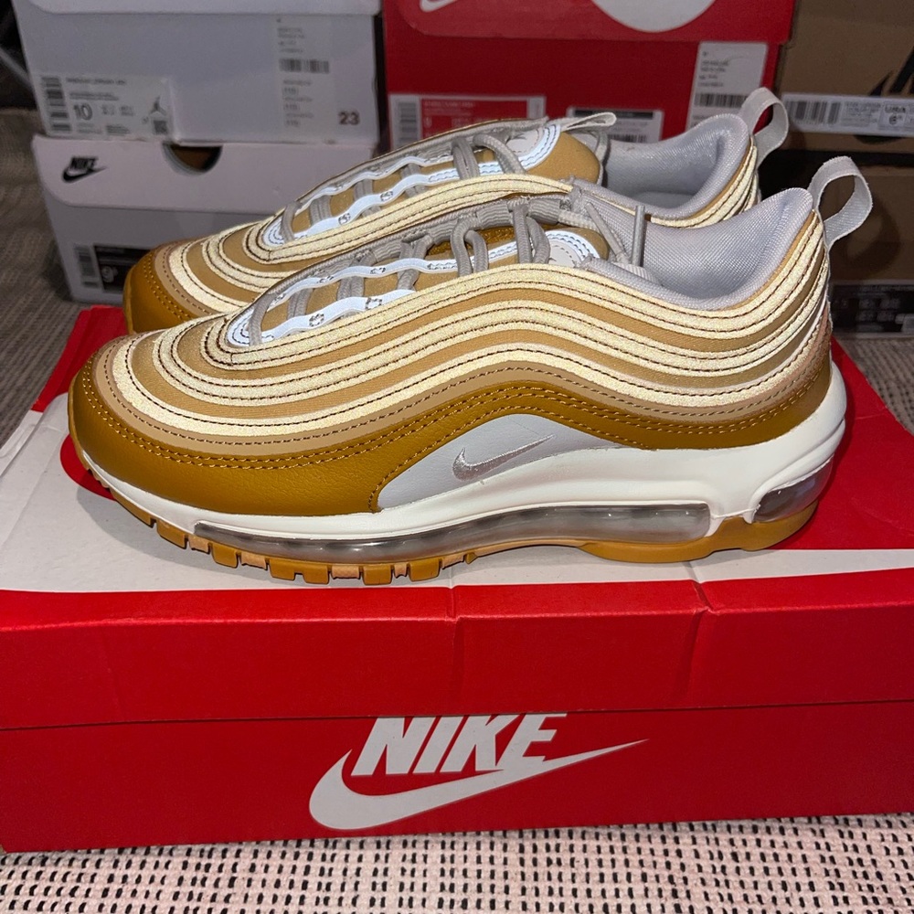 Brand new Womens Nike Air Max 97 Chutney- size 5.5